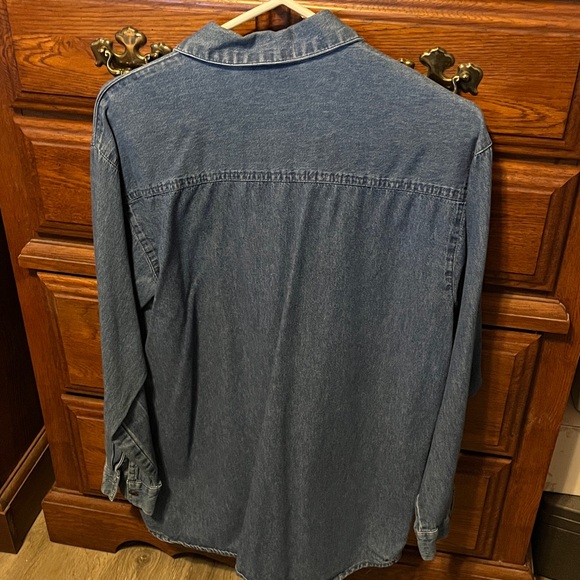 Cat Embroidered Denim Shirt - Picture 3 of 3